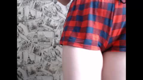 Snapshot of honey_mood chatting on February 28, 2025, 8:31 am Lina online show from February 28, 2025, 8:31 am