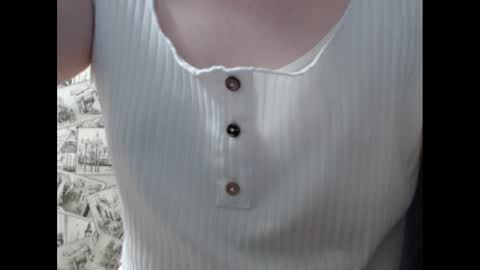 Snapshot of honey_mood chatting on March 10, 2025, 3:20 pm Lina online show from March 10, 2025, 3:20 pm