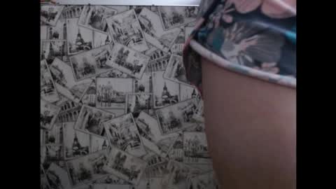 Snapshot of honey_mood chatting on September 22, 2025, 7:10 am Lina online show from September 22, 2025, 7:10 am