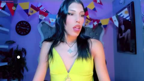 Snapshot of honey_moontsts chatting on June 11, 2026, 12:25 pm honey_moontsts online show from June 11, 2026, 12:25 pm
