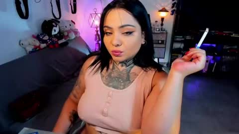 Snapshot of honey_mooon chatting on July 22, 2026, 6:43 pm Maria online show from July 22, 2026, 6:43 pm