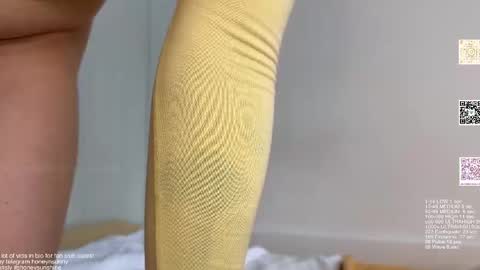 Snapshot of honey_sunshine chatting on June 8, 2026, 2:39 pm Jenyanew vid how I squirt in forest in bio online show from June 8, 2026, 2:39 pm