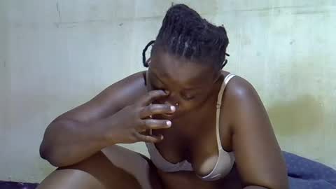 Snapshot of honey_sunshiny chatting on June 15, 2026, 5:42 am honey_sunshiny online show from June 15, 2026, 5:42 am