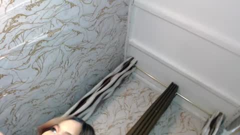 Snapshot of honey_swellens chatting on September 18, 2025, 5:04 pm honey_swellens online show from September 18, 2025, 5:04 pm