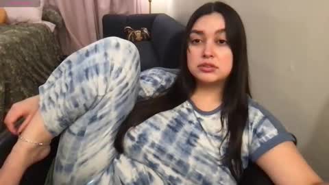 Tia online show from January 13, 2026, 3:23 am