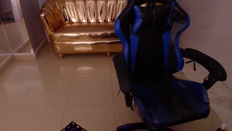 Snapshot of honey_torres_sub chatting on November 22, 2025, 1:59 am HONEY online show from November 22, 2025, 1:59 am