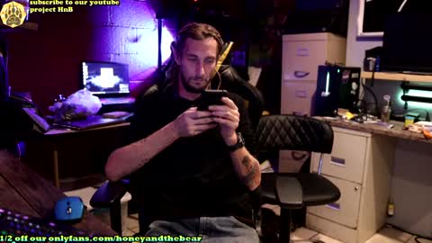 Honey and Bear online show from January 1, 2025, 3:45 am