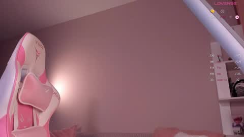 Snapshot of honeyautumn chatting on May 19, 2026, 1:56 am honeyautumn online show from May 19, 2026, 1:56 am