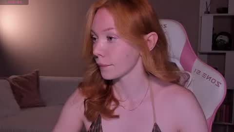 Snapshot of honeyautumn chatting on June 24, 2026, 8:19 pm honeyautumn online show from June 24, 2026, 8:19 pm