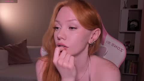Snapshot of honeyautumn chatting on June 27, 2026, 6:13 pm honeyautumn online show from June 27, 2026, 6:13 pm