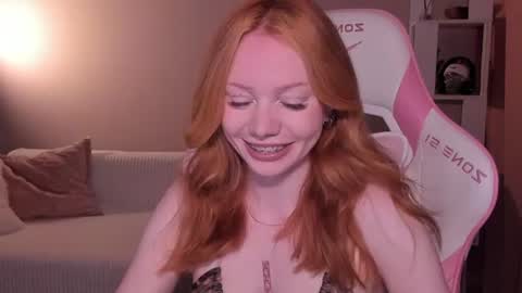 Snapshot of honeyautumn chatting on July 2, 2026, 7:09 pm honeyautumn online show from July 2, 2026, 7:09 pm