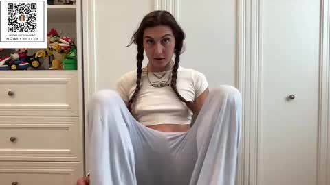 belle brunette online show from May 28, 2026, 2:47 pm