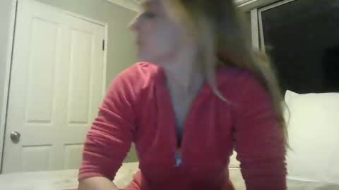 Snapshot of honeyblakex chatting on May 2, 2026, 9:03 am honeyblakex online show from May 2, 2026, 9:03 am