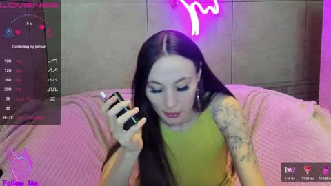 Snapshot of honeybuns_lizzy chatting on April 19, 2026, 6:10 pm Lizzy online show from April 19, 2026, 6:10 pm