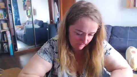 Snapshot of honeydewmolly chatting on May 31, 2026, 8:54 am HoneydewMolly online show from May 31, 2026, 8:54 am