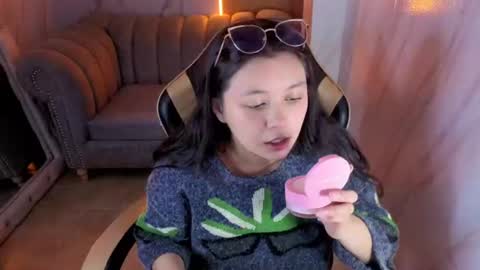 honeydoll_tf online show from June 17, 2026, 1:01 pm