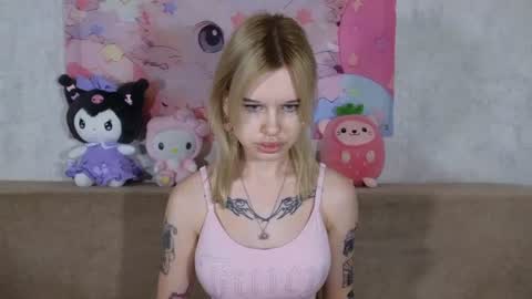 Snapshot of honeygold__ chatting on August 5, 2026, 4:59 am Lisa online show from August 5, 2026, 4:59 am