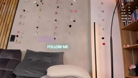 Snapshot of honeyhot69__ chatting on February 15, 2025, 11:28 am Sofia independent model online show from February 15, 2025, 11:28 am