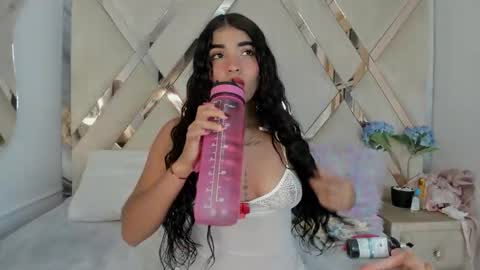 Snapshot of honeyht chatting on May 30, 2026, 12:35 pm honeyht online show from May 30, 2026, 12:35 pm