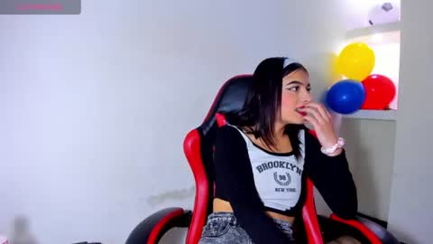 Snapshot of honeyluxe_ chatting on June 26, 2026, 8:57 pm HONEY LUXE online show from June 26, 2026, 8:57 pm