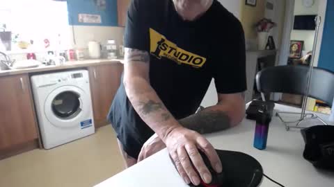 Snapshot of honeymaster290 chatting on November 17, 2025, 10:21 am honeymaster290 online show from November 17, 2025, 10:21 am