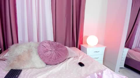 Snapshot of honeymoon_sariel chatting on October 23, 2025, 7:34 pm honeymoon_sariel online show from October 23, 2025, 7:34 pm