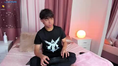 Snapshot of honeymoon_sariel chatting on November 3, 2025, 8:10 pm honeymoon_sariel online show from November 3, 2025, 8:10 pm