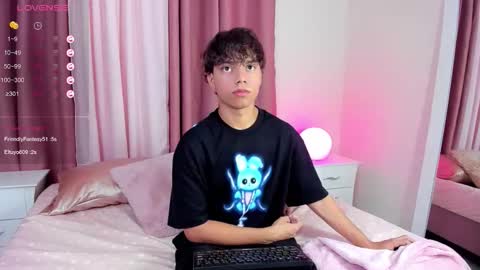 Snapshot of honeymoon_sariel chatting on November 17, 2025, 8:14 pm honeymoon_sariel online show from November 17, 2025, 8:14 pm