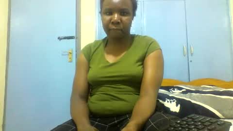 Snapshot of honeymuny chatting on October 28, 2025, 9:39 pm Honeymuny online show from October 28, 2025, 9:39 pm