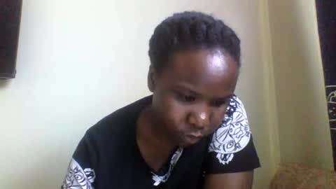 Snapshot of honeymuny chatting on November 3, 2025, 12:28 pm Honeymuny online show from November 3, 2025, 12:28 pm