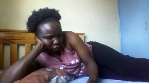 Snapshot of honeymuny chatting on November 17, 2025, 6:19 am Honeymuny online show from November 17, 2025, 6:19 am