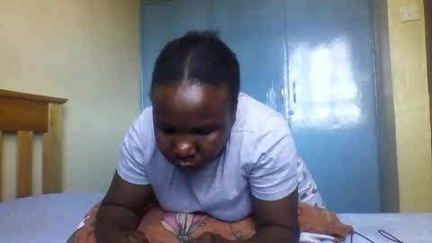 Snapshot of honeymuny chatting on November 22, 2025, 7:40 am Honeymuny online show from November 22, 2025, 7:40 am