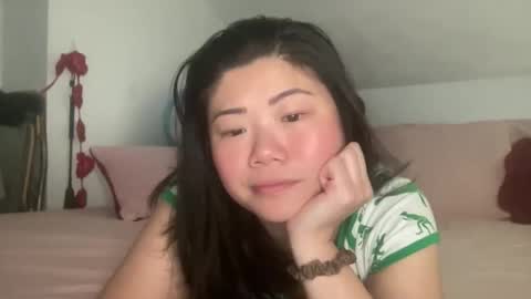 Snapshot of honeysunshineneko chatting on February 16, 2026, 1:18 pm HoneySunshineNeko online show from February 16, 2026, 1:18 pm