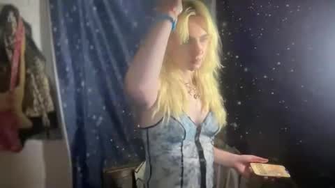 Snapshot of honeyxlimbed chatting on September 17, 2025, 6:15 am Emi Rose online show from September 17, 2025, 6:15 am