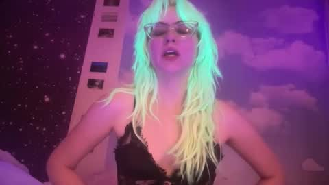 Emi Rose online show from January 17, 2026, 11:41 pm