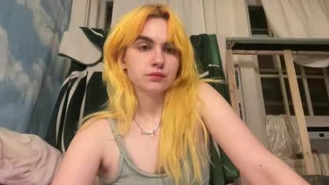 Snapshot of honeyxlimbed chatting on April 22, 2026, 2:03 am Emi Rose online show from April 22, 2026, 2:03 am