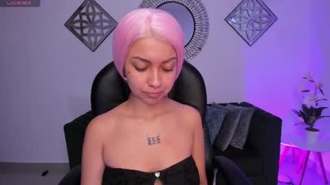 honeyy_taylor online show from August 6, 2026, 11:45 am