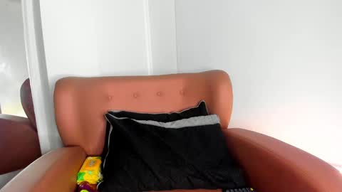 Snapshot of honnyy_23 chatting on October 4, 2025, 8:18 pm honnyy_23 online show from October 4, 2025, 8:18 pm