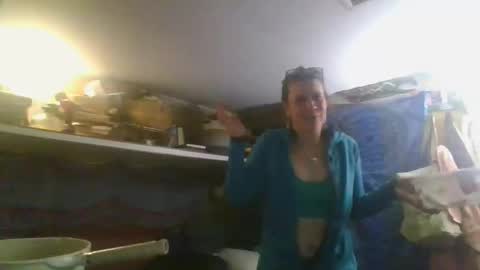 hoodoou online show from January 13, 2026, 2:28 am