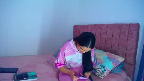 Snapshot of hoot_alicee chatting on September 24, 2025, 9:18 pm ONLYFANS online show from September 24, 2025, 9:18 pm