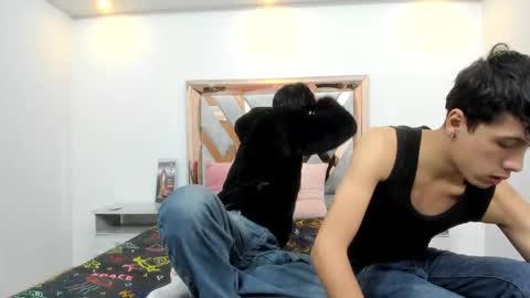 Snapshot of hoot_booys_ chatting on November 5, 2025, 12:05 pm hoot_booys_ online show from November 5, 2025, 12:05 pm