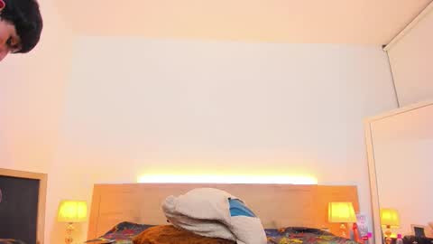 Snapshot of hoot_booys_ chatting on November 15, 2025, 9:28 am hoot_booys_ online show from November 15, 2025, 9:28 am