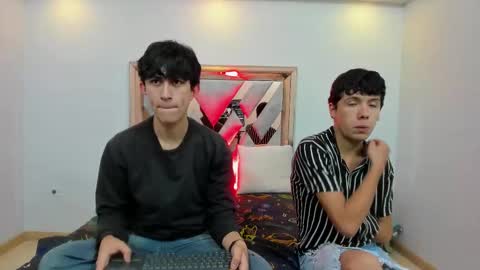 Snapshot of hoot_booys_ chatting on November 24, 2025, 7:57 pm hoot_booys_ online show from November 24, 2025, 7:57 pm