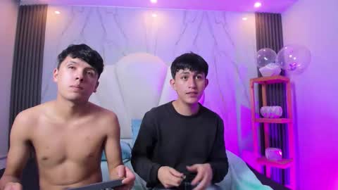 hoot_booys_ online show from March 5, 2026, 9:33 pm