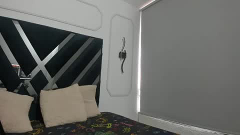 hoot_booys_ online show from April 24, 2026, 8:55 pm
