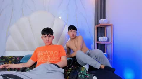 hoot_booys_ online show from April 28, 2026, 2:27 am