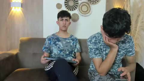hoot_booys_ online show from April 29, 2026, 8:26 pm