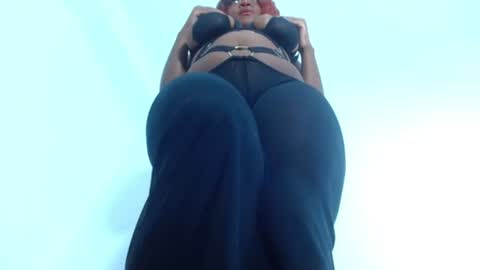 Snapshot of hoot_emily chatting on July 22, 2026, 9:56 am Emily online show from July 22, 2026, 9:56 am