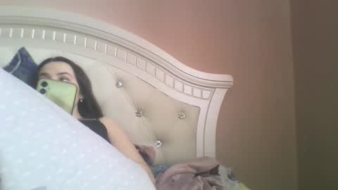 Snapshot of hootloove69 chatting on February 2, 2025, 12:35 pm hootloove69 online show from February 2, 2025, 12:35 pm