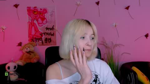 Snapshot of hope_shadow chatting on June 1, 2026, 6:42 pm hope_shadow online show from June 1, 2026, 6:42 pm